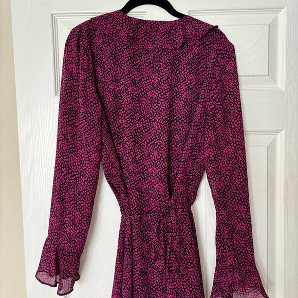 WAYF Dress Maddie Ruffled Wrap Dress, Pink/Black Size L - Picture 8 of 15